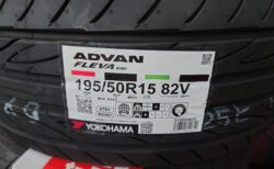タイヤ交換 ADVAN FLEVA V701 195/50R15